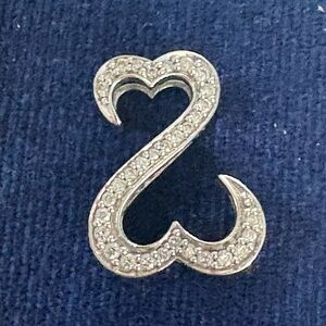 Jane Seymour’s Open heart pendant 14kt white gold diamond, price drop.